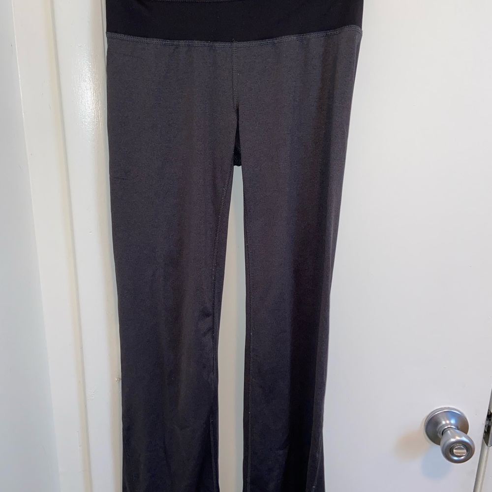 Like new women’s Grey athletic pants